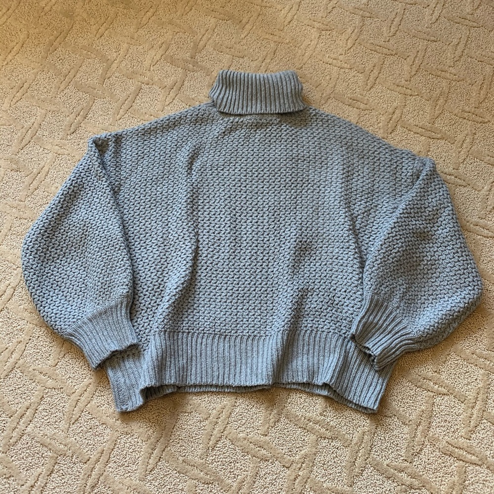 Chunky Knot Oversized Gray Sweater